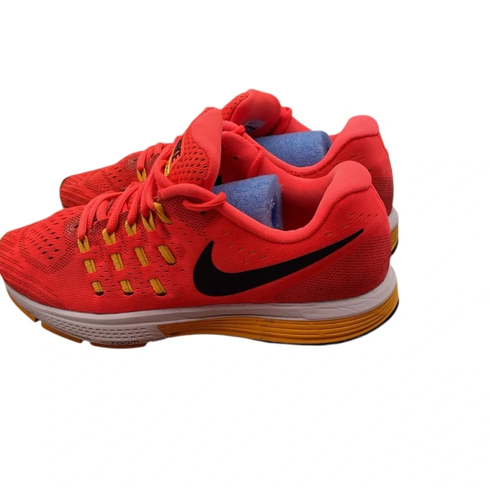 Nike Zoom Vibrant Red Running Shoes.Zoom Vomero11 size 8.5‎